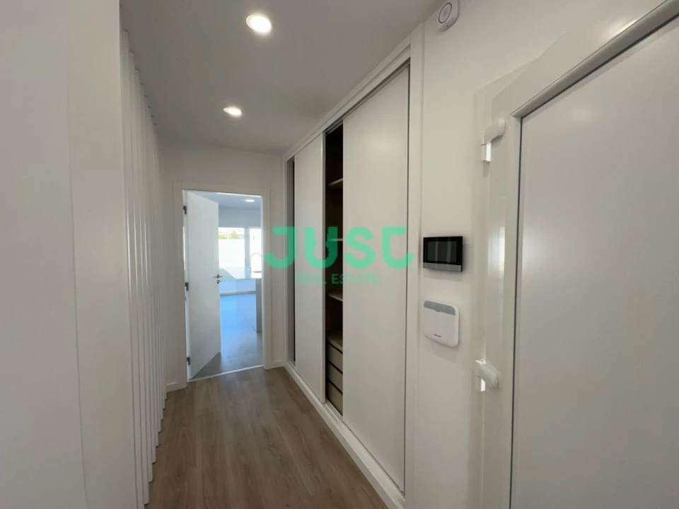 Moradia T4 para Venda em Fernao Ferro Foto 3