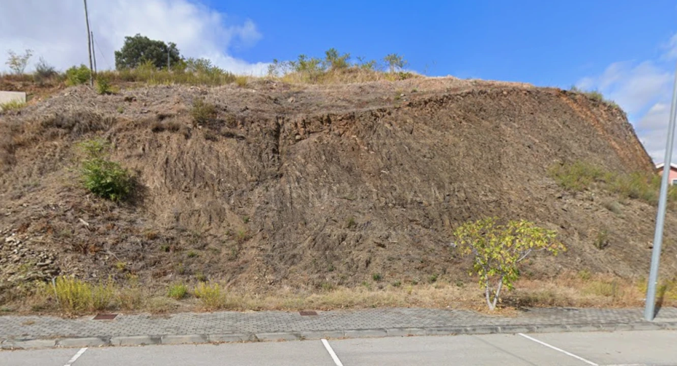 Terreno para Venda em Mirandela Foto 2