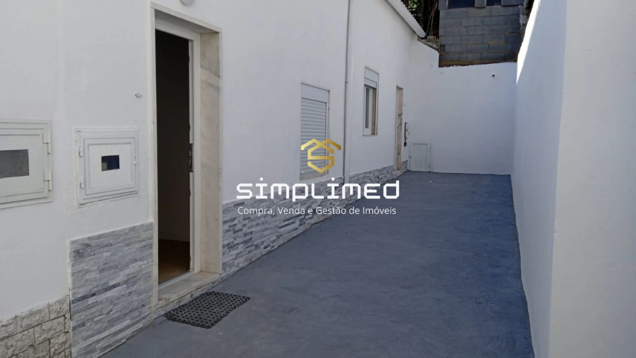 Moradia T4 para Venda em Ajuda Foto 1