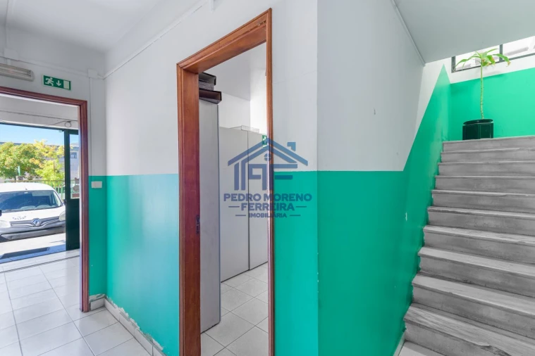 Loja para Venda em Covilhã e Canhoso Foto 43