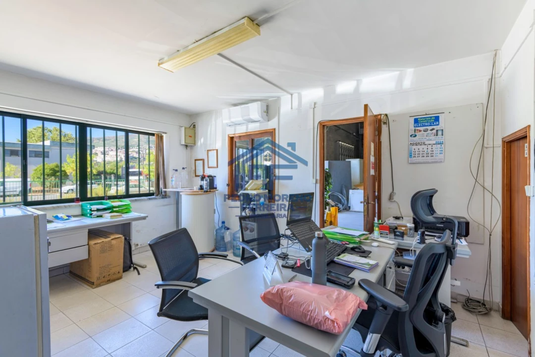 Loja para Venda em Covilhã e Canhoso Foto 41