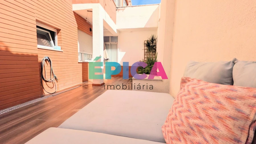 Apartamento T1 para Venda em Águas Livres Foto 1