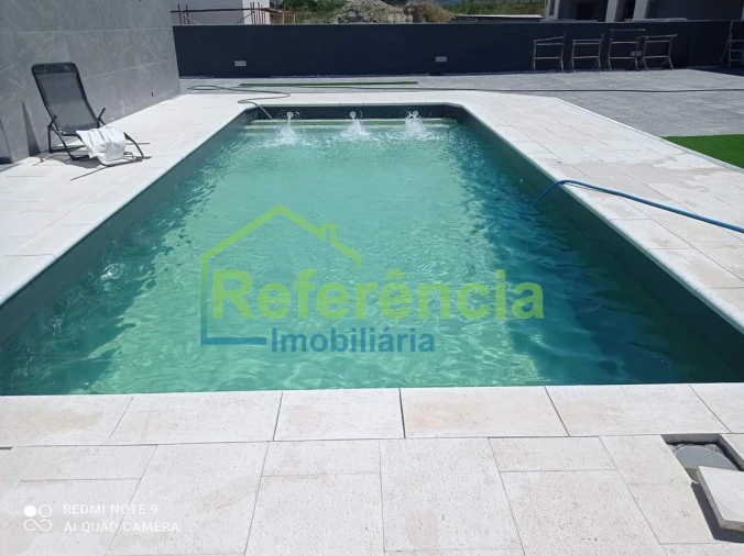 Moradia T4 para Venda em Bustelo Foto 4