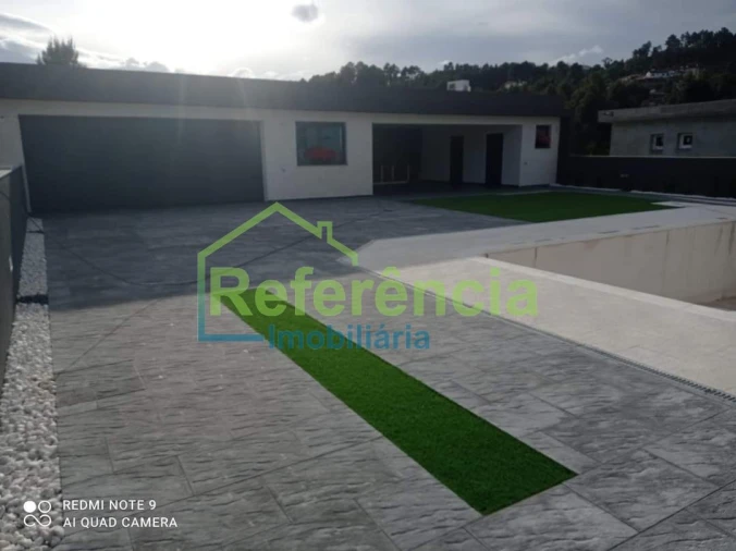 Moradia T4 para Venda em Bustelo Foto 1