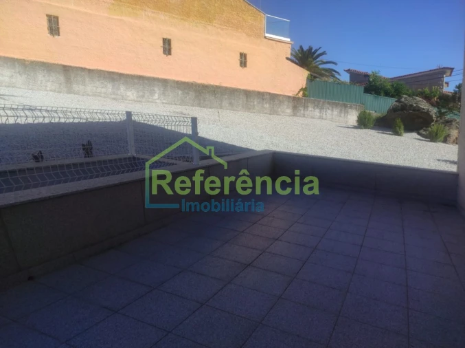 Moradia T3 para Venda em Santa Cruz/Trindade e Sanjurge Foto 16