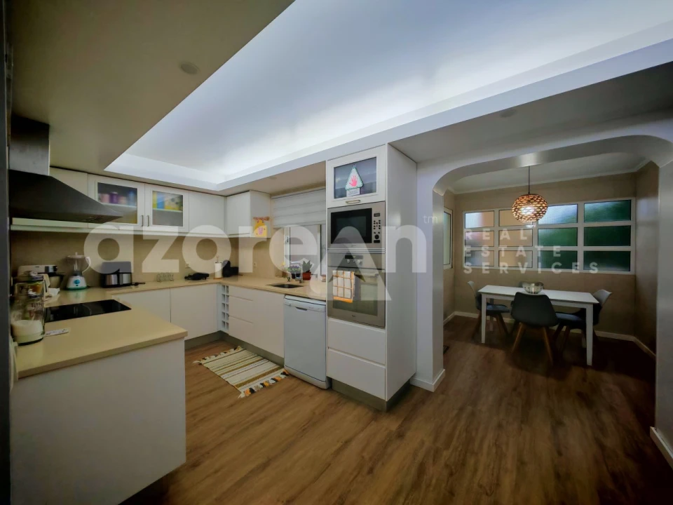 Moradia T4 para Venda em Fajã de Cima Foto 8