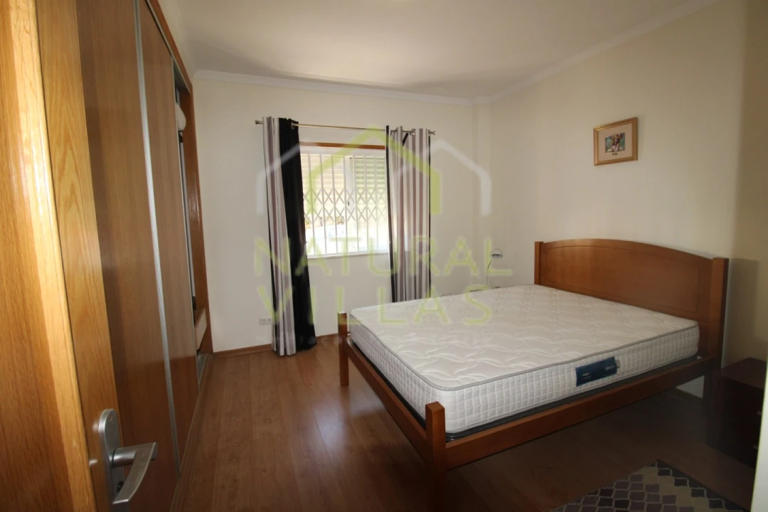 Apartamento T2 para Arrendamento em Faro (Sé e São Pedro) Foto 10