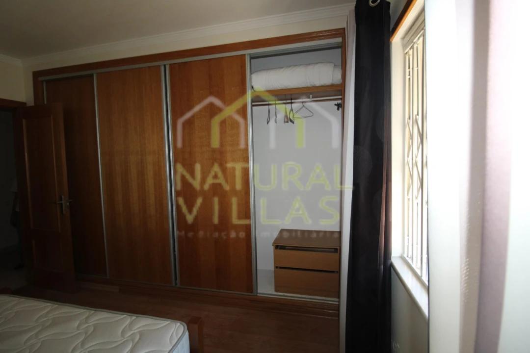 Apartamento T2 para Arrendamento em Faro (Sé e São Pedro) Foto 11