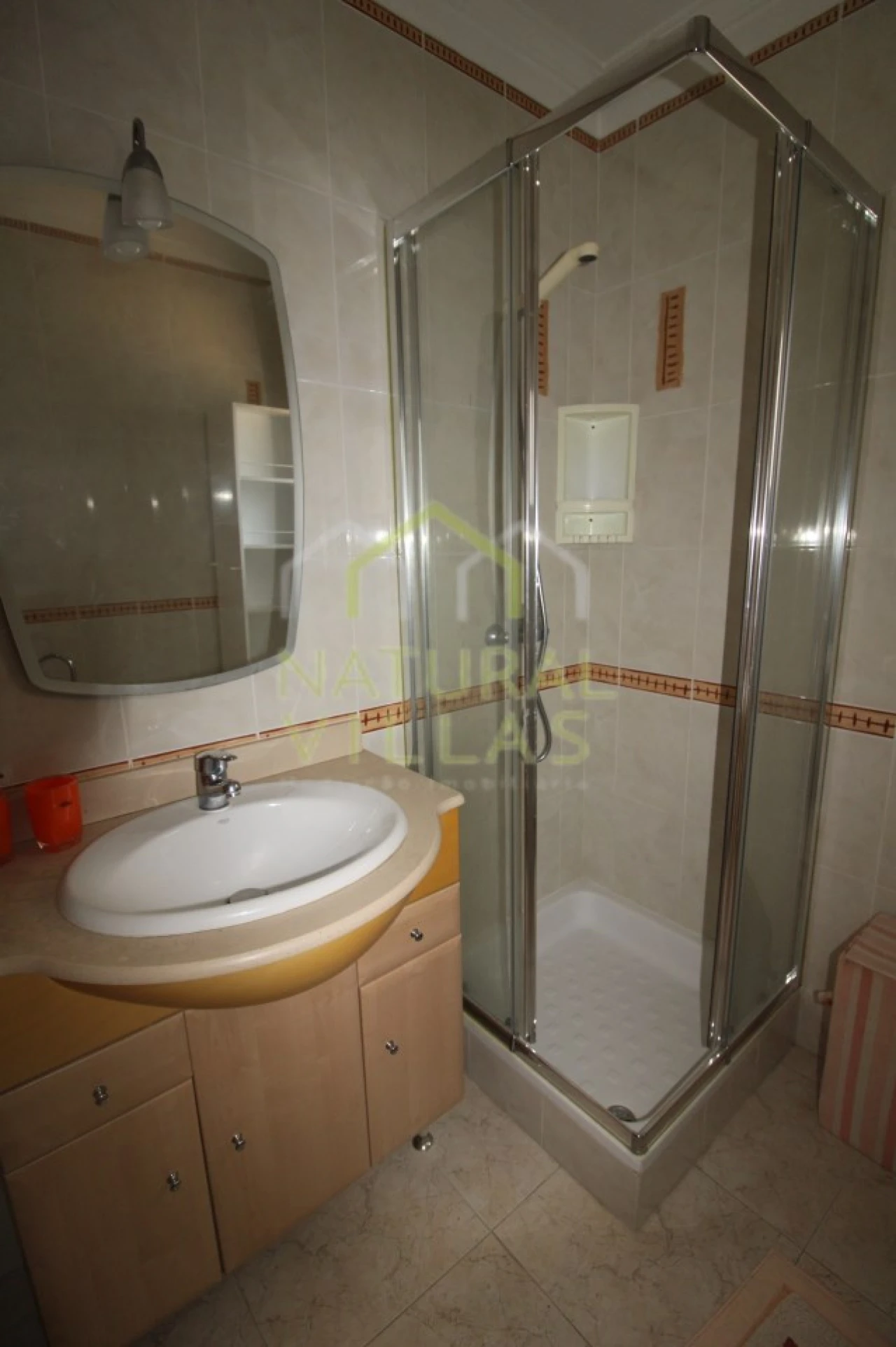 Apartamento T2 para Arrendamento em Faro (Sé e São Pedro) Foto 12