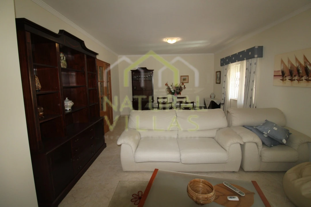 Apartamento T2 para Arrendamento em Faro (Sé e São Pedro) Foto 2