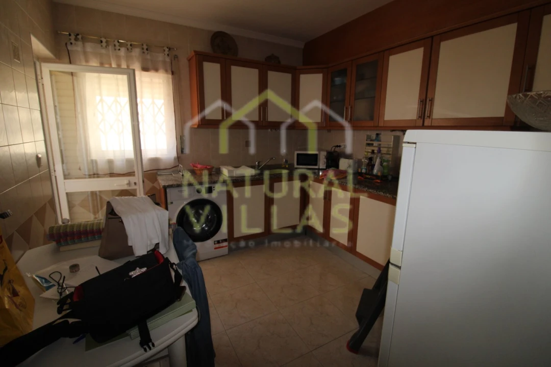 Apartamento T2 para Arrendamento em Faro (Sé e São Pedro) Foto 5