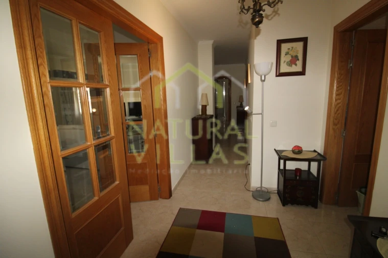 Apartamento T2 para Arrendamento em Faro (Sé e São Pedro) Foto 14