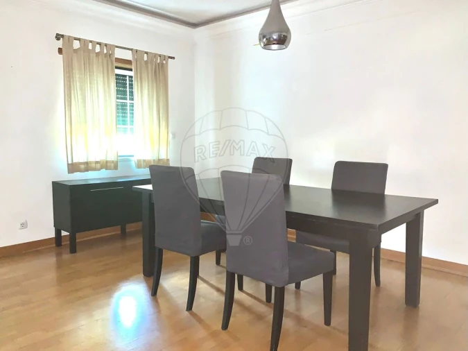 Apartamento T3 para Arrendamento em Alcabideche Foto 3