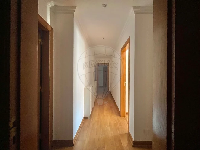 Apartamento T3 para Arrendamento em Alcabideche Foto 8