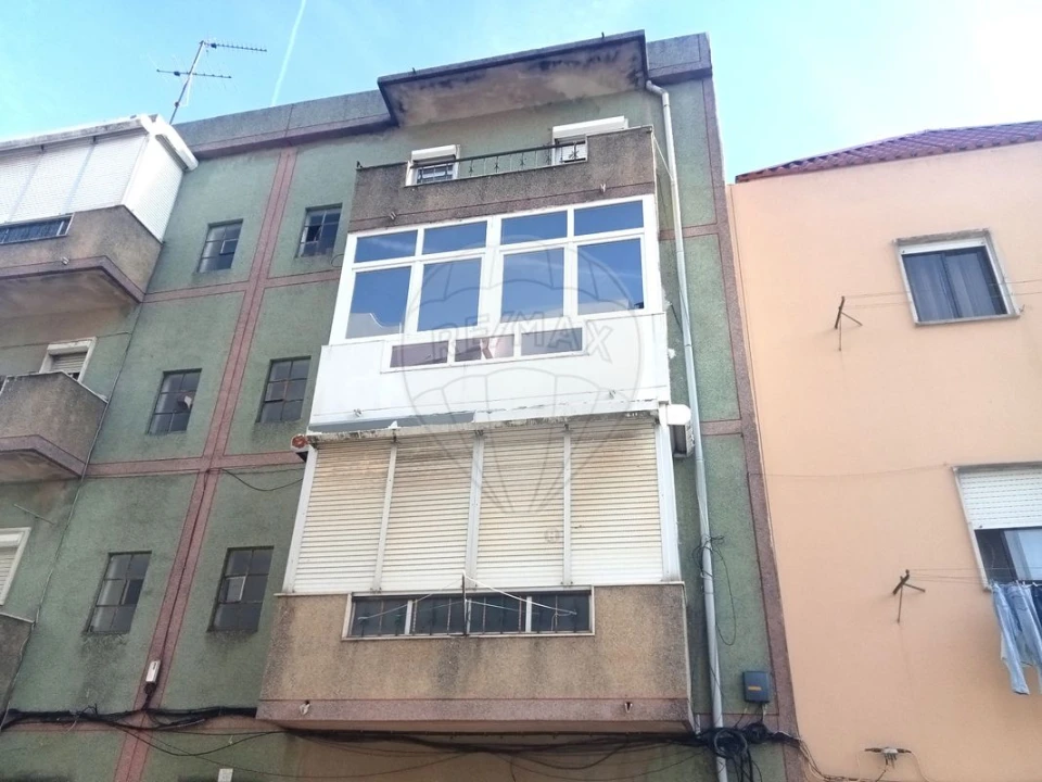 Prédio para Venda em Encosta do Sol Foto 3