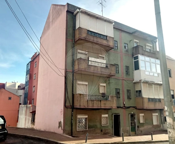 Prédio para Venda em Encosta do Sol Foto 1