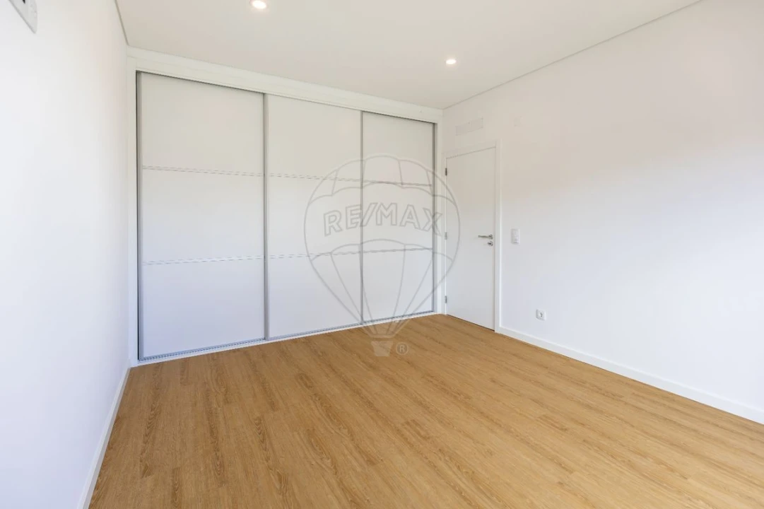 Moradia T4 para Venda em Azeitão (São Lourenço e São Simão) Foto 8