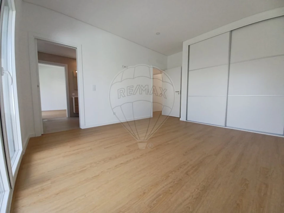 Moradia T4 para Venda em Azeitão (São Lourenço e São Simão) Foto 4