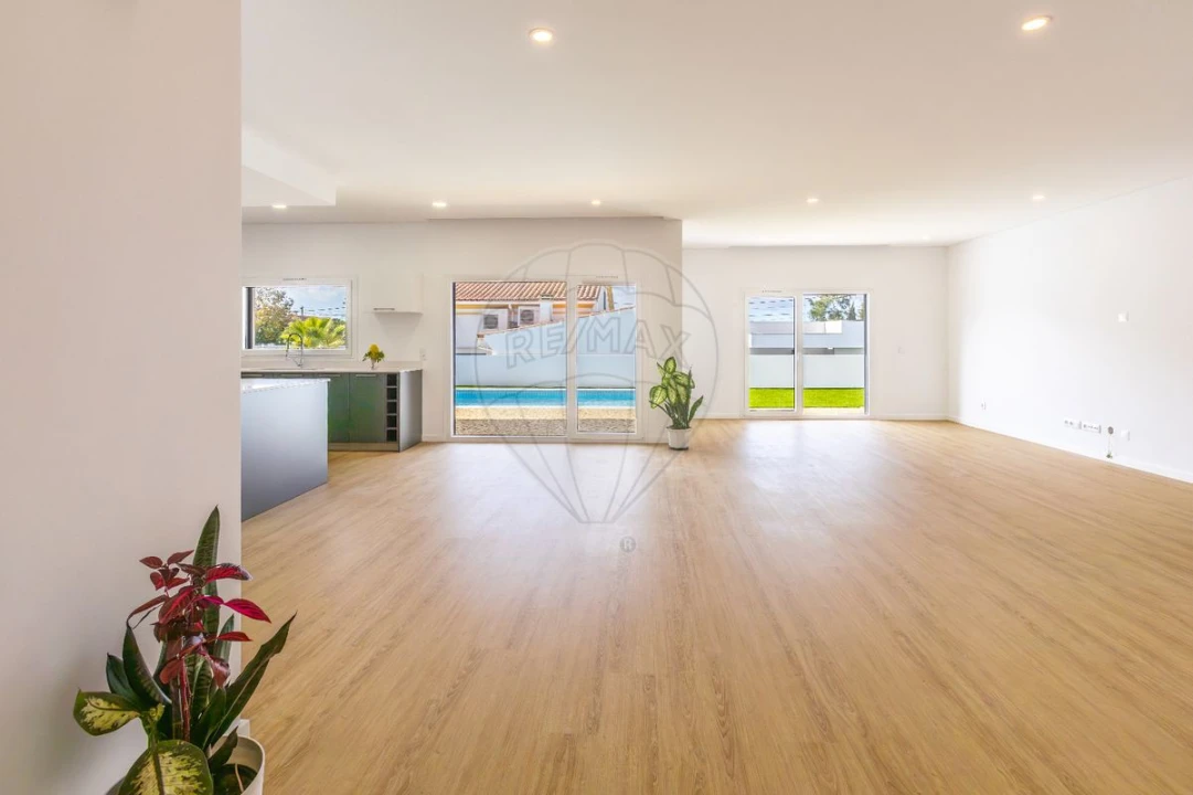 Moradia T4 para Venda em Azeitão (São Lourenço e São Simão) Foto 22