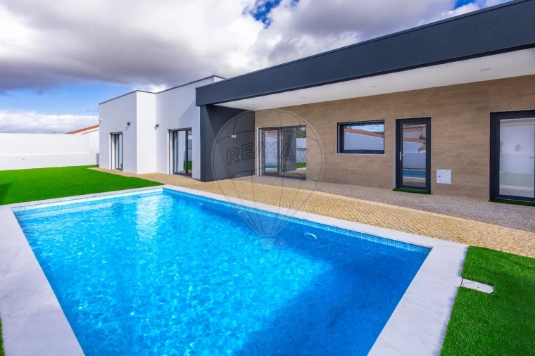 Moradia T4 para Venda em Azeitão (São Lourenço e São Simão) Foto 32