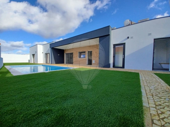 Moradia T4 para Venda em Azeitão (São Lourenço e São Simão) Foto 3