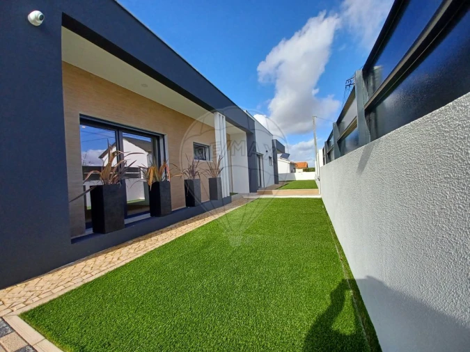 Moradia T4 para Venda em Azeitão (São Lourenço e São Simão) Foto 1