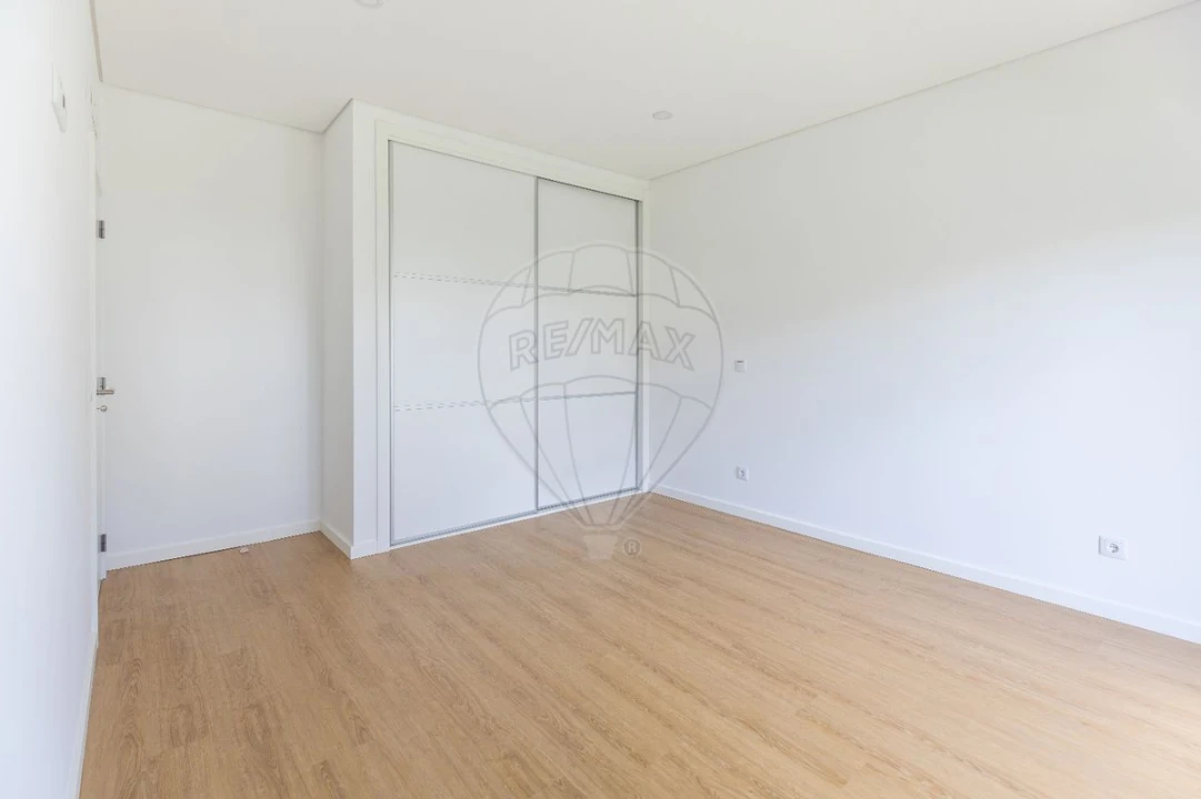 Moradia T4 para Venda em Azeitão (São Lourenço e São Simão) Foto 6