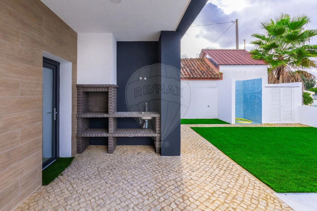 Moradia T4 para Venda em Azeitão (São Lourenço e São Simão) Foto 33