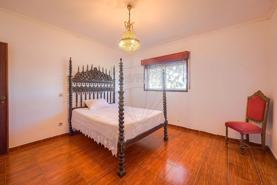 Moradia T6 para Venda em Milheiros de Poiares Foto 32