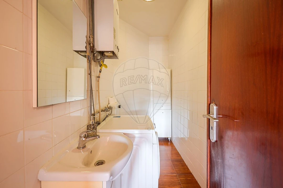 Moradia T6 para Venda em Milheiros de Poiares Foto 19