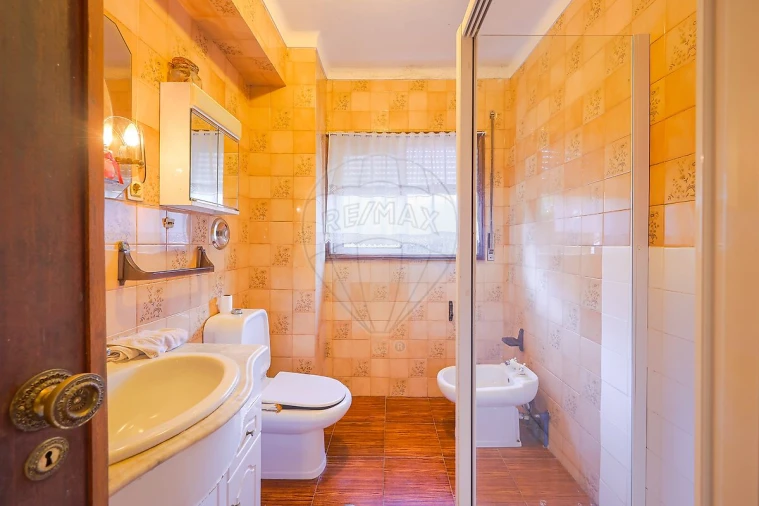 Moradia T6 para Venda em Milheiros de Poiares Foto 34