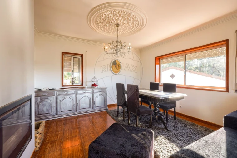 Moradia T6 para Venda em Milheiros de Poiares Foto 5