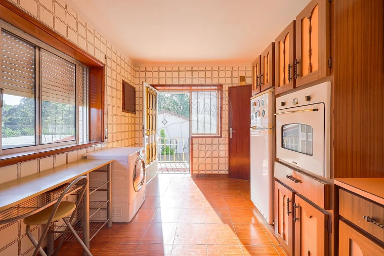 Moradia T6 para Venda em Milheiros de Poiares Foto 16