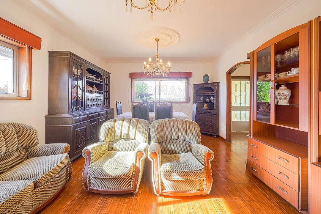 Moradia T6 para Venda em Milheiros de Poiares Foto 24