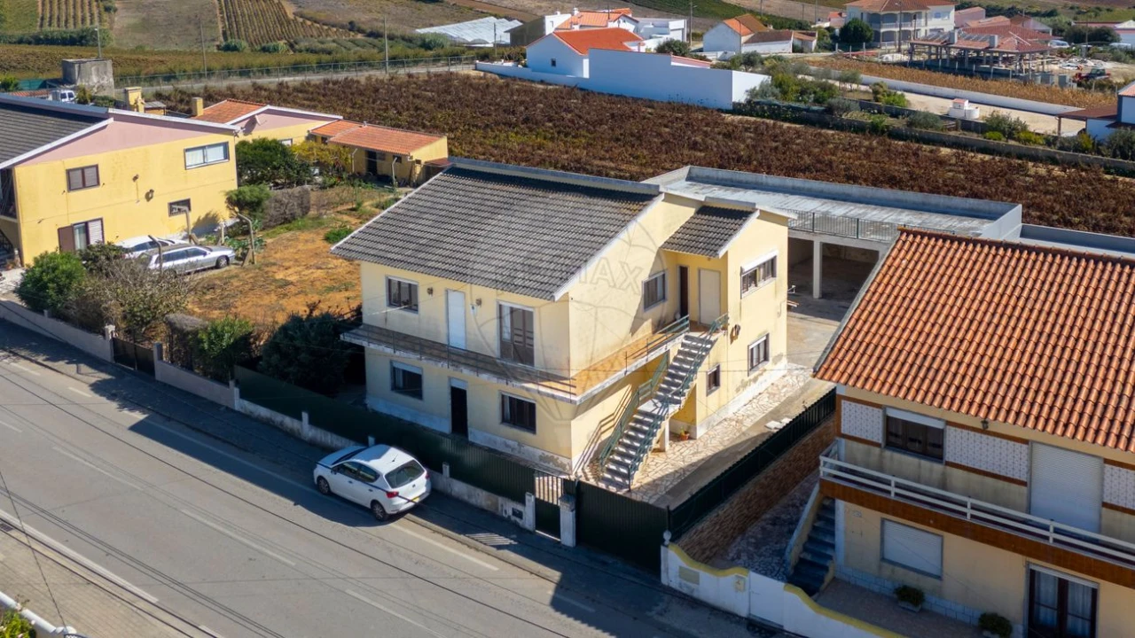 Moradia T5 para Venda em Freiria Foto 1