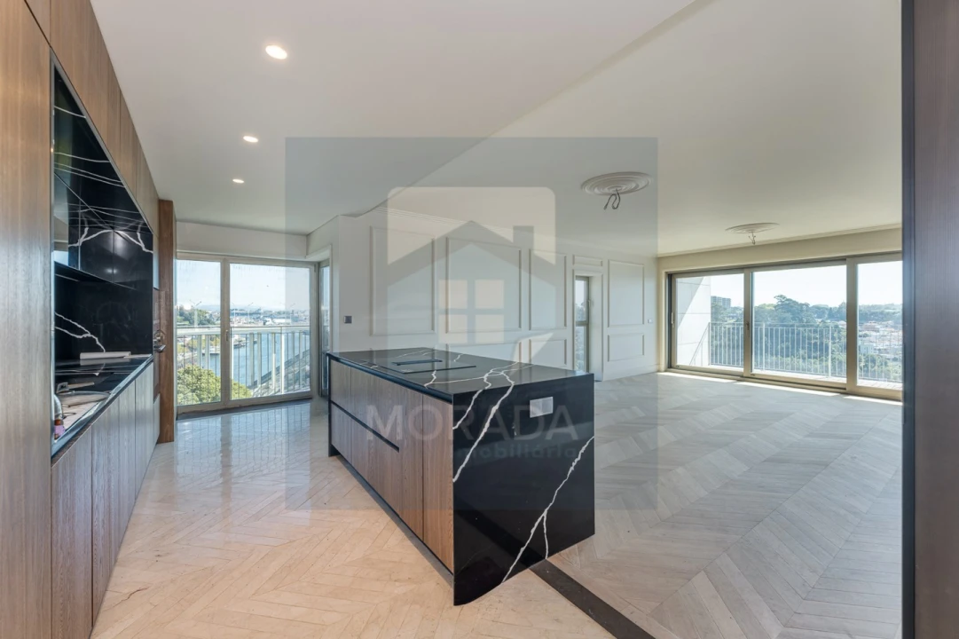 Apartamento T3 para Venda em Lordelo do Ouro e Massarelos Foto 1