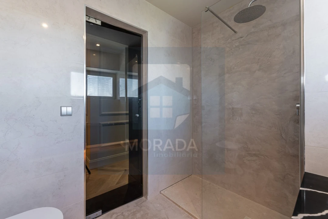 Apartamento T3 para Venda em Lordelo do Ouro e Massarelos Foto 19