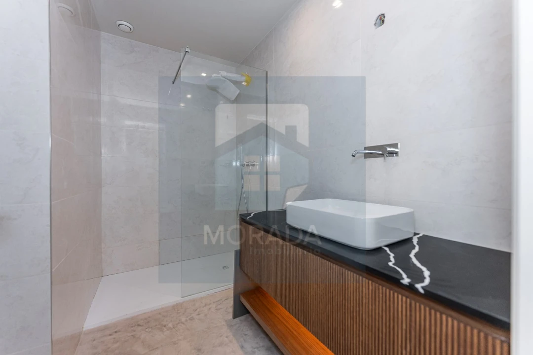 Apartamento T3 para Venda em Lordelo do Ouro e Massarelos Foto 31