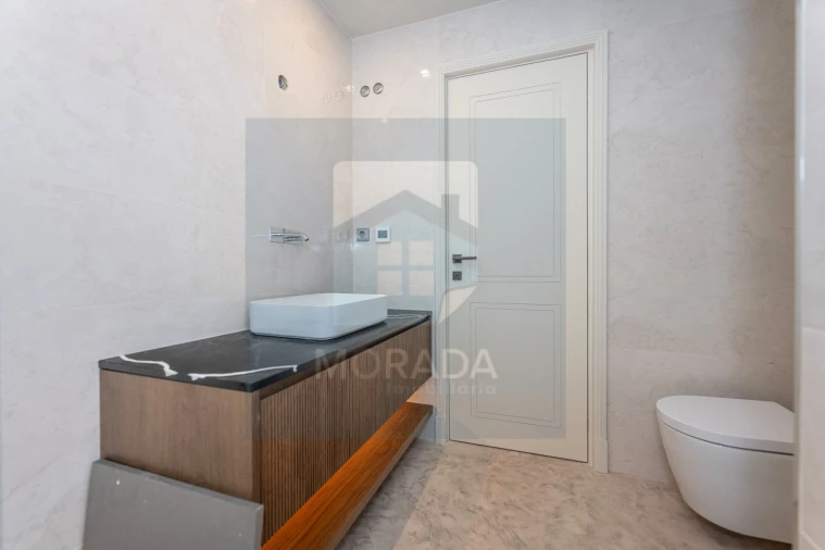 Apartamento T3 para Venda em Lordelo do Ouro e Massarelos Foto 32