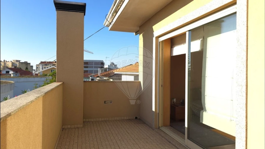 Moradia T3 para Venda em São João da Madeira Foto 44