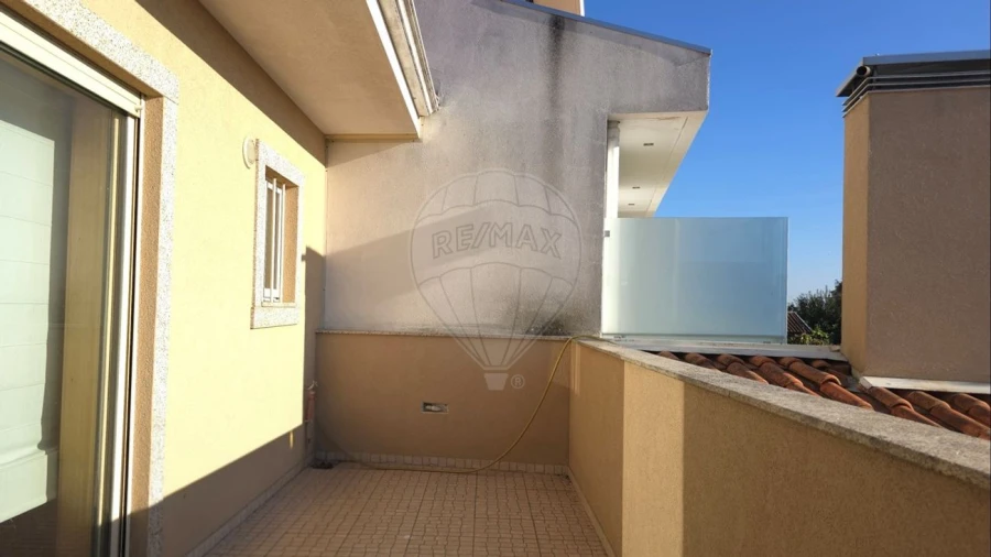 Moradia T3 para Venda em São João da Madeira Foto 42