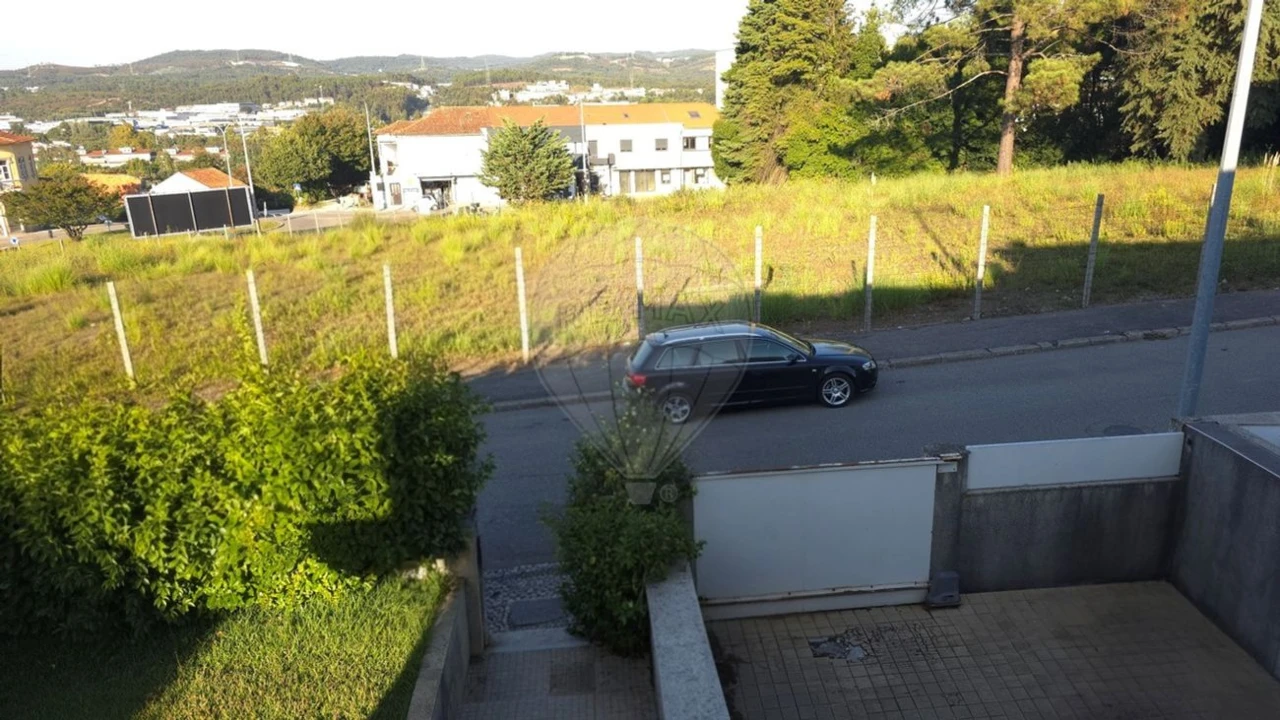 Moradia T3 para Venda em São João da Madeira Foto 3