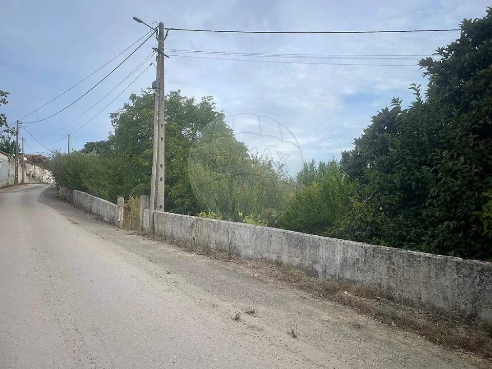 Terreno para Venda em Carvoeira e Carmões Foto 3