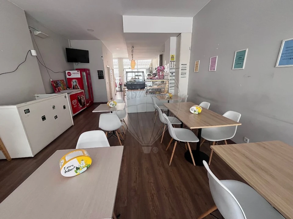 Negócio para Venda em Espinho Foto 3