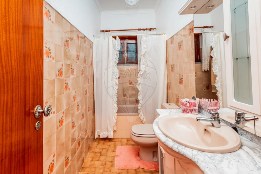 Quinta T8 para Venda em Azoia de Cima e Tremês Foto 18