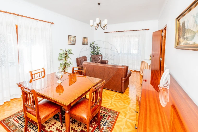 Quinta T8 para Venda em Azoia de Cima e Tremês Foto 26