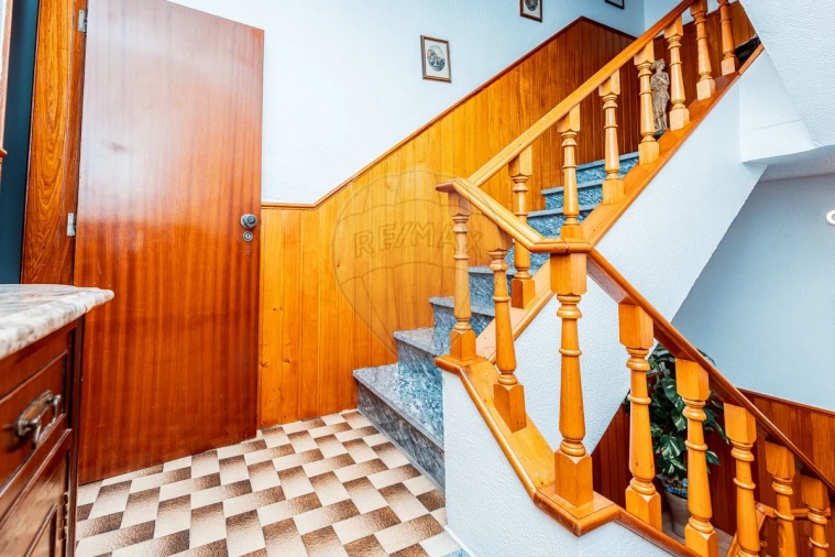 Quinta T8 para Venda em Azoia de Cima e Tremês Foto 10