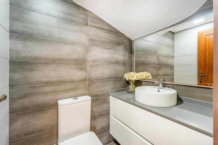 Moradia T3 para Venda em Vila Nova da Telha Foto 11