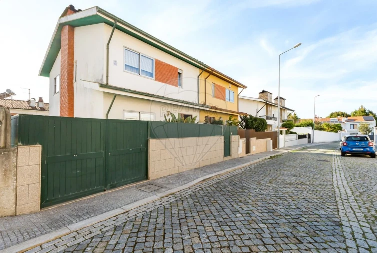 Moradia T3 para Venda em Vila Nova da Telha Foto 26