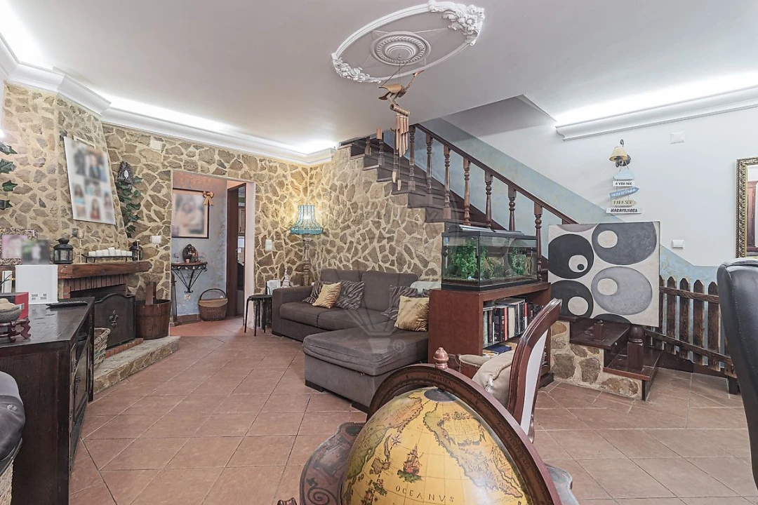 Moradia T3 para Venda em Almargem do Bispo, Pêro Pinheiro e Montelavar Foto 6